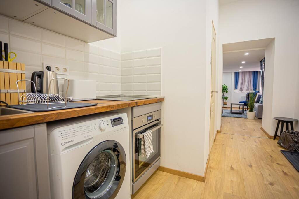 Apartamento Cosy Flat In The Dob Street - Sapphire Budapest Exterior foto